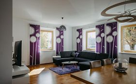 Mareli Neusiedler Stadthaus